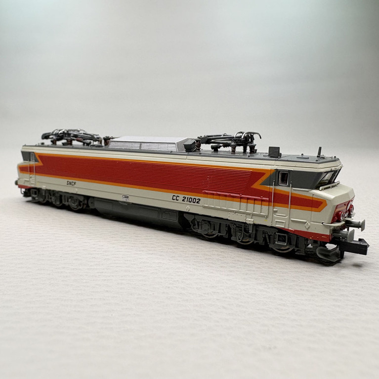 Locomotive électrique CC 21002, "livrée béton, logo Beffara", SNCF - ARNOLD HN2648