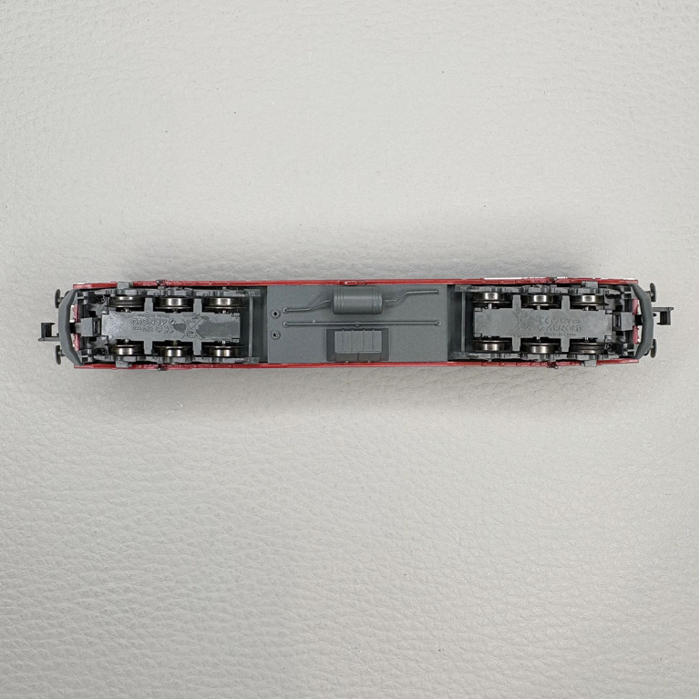 Locomotive électrique CC 6502, "livrée d'origine argent", SNCF - ARNOLD HN2650S