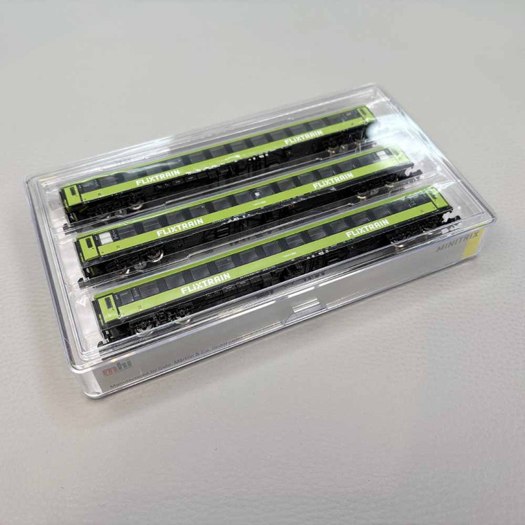 3 voitures voyageurs type Bmmz 264.4F et 264.4, 2CL, "FlixTrain", Trainpool - MINITRIX 15462