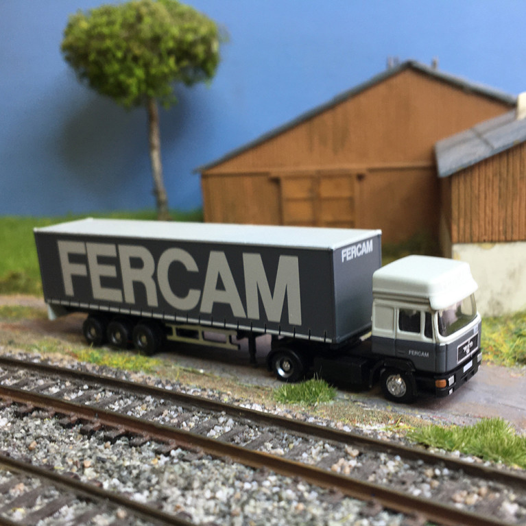 MAN F90, semi-remorque bâché, Fercam - LEMKE/MINIS LC4070 - N 1/160