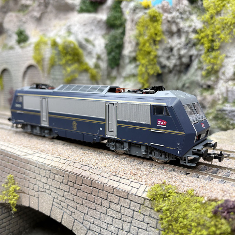 Locomotive électrique BB 26005,  "Train Spéciaux", logo Carmillon, SNCF, Ep. VI - PIKO 96153 - HO 1/87