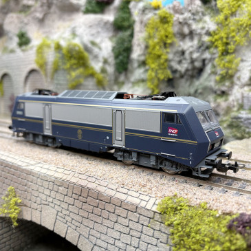 Locomotive électrique BB 26005,  "Train Spéciaux", logo Carmillon, SNCF, Ep. VI - PIKO 96153 - HO 1/87