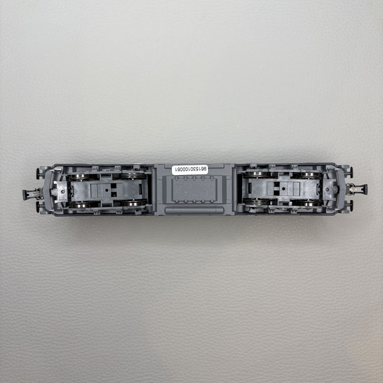 Locomotive électrique BB 26005,  "Train Spéciaux", logo Carmillon, SNCF - PIKO 96153