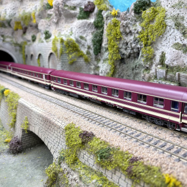 3 voitures couchettes de type Bcm, Euro-Express, DB, Ep. V et VI - RIVAROSSI HR4417 - HO 1/87