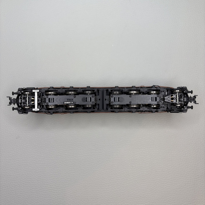 Locomotive électrique Ae 6/8, 207, BLS -TRIX 25680