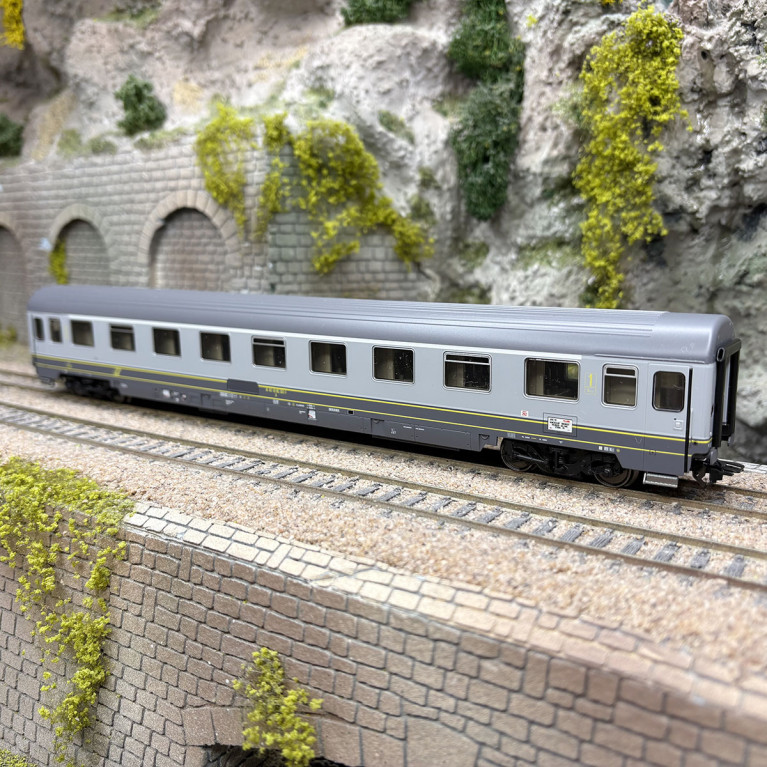 Voiture voyageurs type Az, EC 89, 1CL, Eurofima, FS, Ep. V - MARKLIN 42913 - HO 1/87