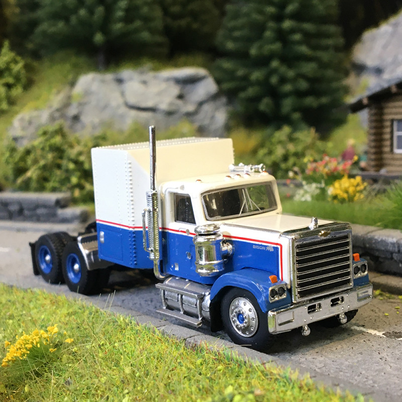 Tracteur, Chevrolet Bison, blanc, bleu, 1980 - BREKINA 85781 - HO 1/87