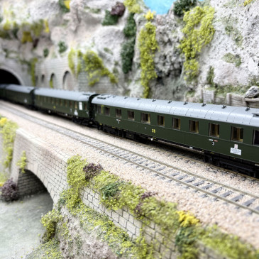 4 voitures voyageurs grandes lignes, type unifiées 1928-30, DR, Ep. III - MARKLIN 42514 - HO 1/87