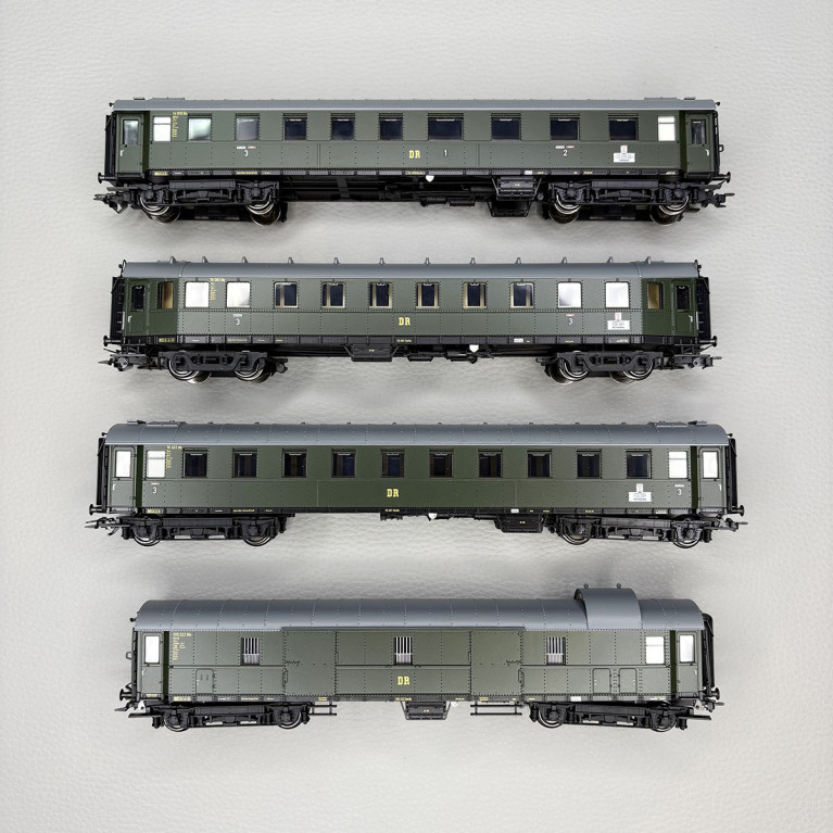 4 voitures voyageurs grandes lignes, type unifiées 1928-30, DR - MARKLIN 42514