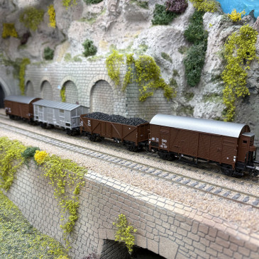 Convoi de 4 wagons 2 essieux, ÖBB, Ep. III - MARKLIN 46564 - HO 1/87