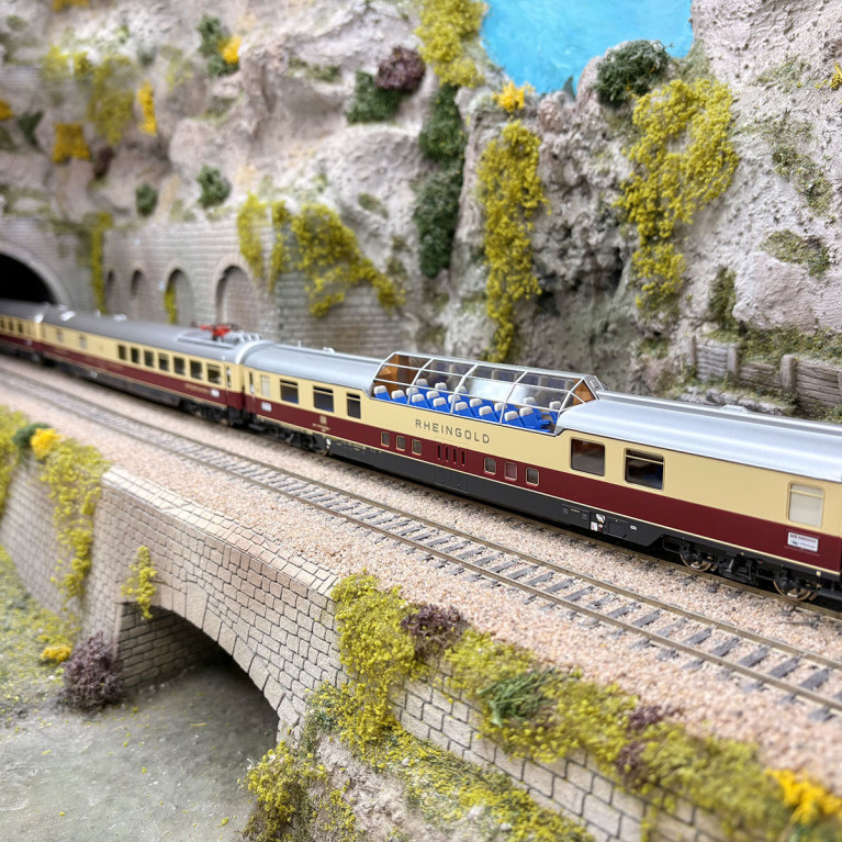 3 voitures voyageurs du "Rheingold", AKE-Eisenbahntouristik, Ep. VI - ROCO 6200120 - HO 1/87