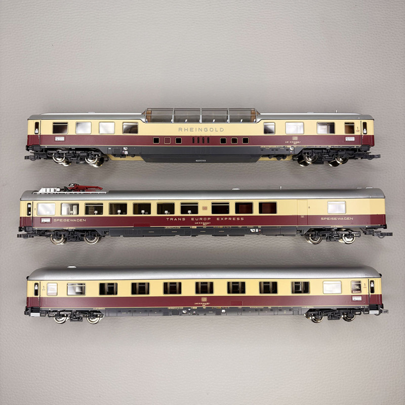 3 voitures voyageurs du "Rheingold", AKE-Eisenbahntouristik - ROCO 6200120