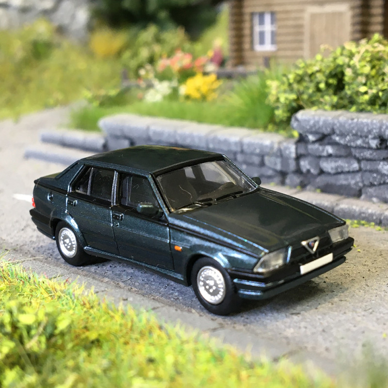 Alfa Roméo 75, dark green, 1988 - PCX 870786 - HO 1/87