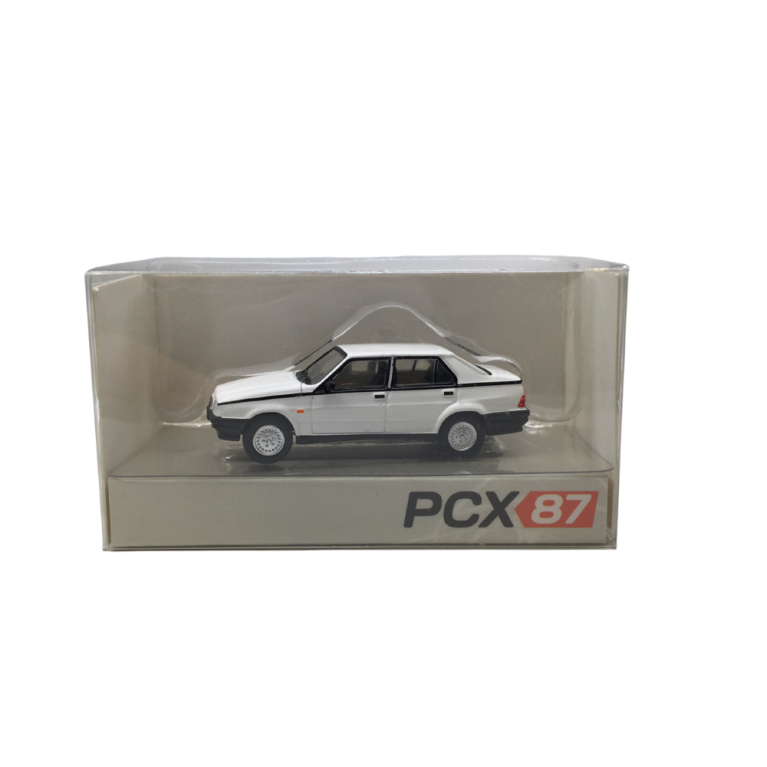 Alfa Roméo 75, blanc, 1988 - PCX 870784 - HO 1/87