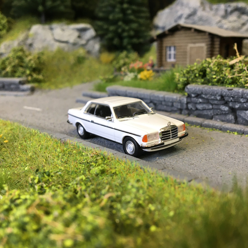 Mercedes Benz C123, coupé, blanc, 1977 - PCX 870796 - HO 1/87