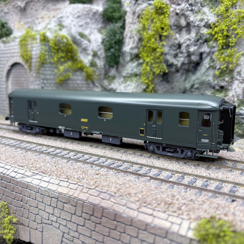 Fourgon rapide Nord Dd4s, feux de fin de convoi + éclairage, SNCF, Ep. IV - LSMODELS 31207 - HO 1/87