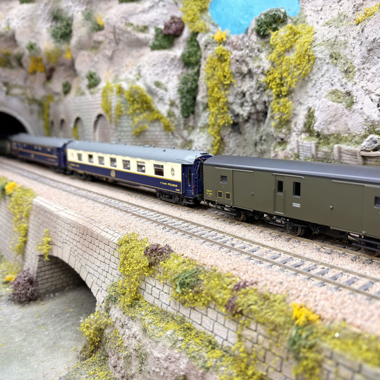 6 voitures OCEM RA, WR, WSP et fourgon "Le Mistral", SNCF, Ep. III - LSMODELS MW1002 - HO 1/87