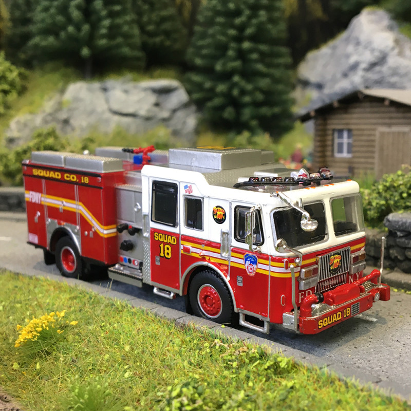 Seagrave attacker, 2013, FDNY, Squad 18, Manhattan - PCX 870841 - HO 1/87