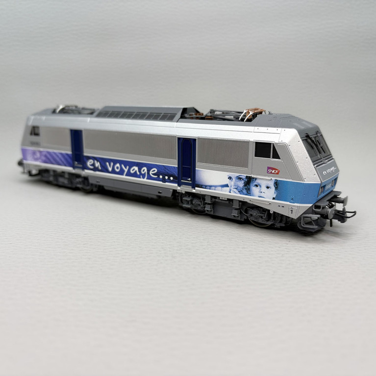 Locomotive électrique BB 126163,  "En voyage", logo Carmillon, SNCF - Roco 7500143