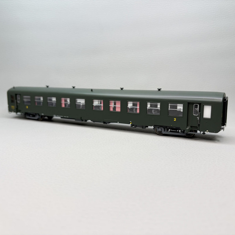 Lsmodels MW40028 - Voiture USI, Bmyfi U61, 2CL, caisse longue, Marquage 1956, SNCF