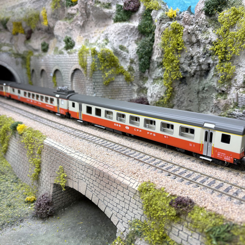 4 voitures voyageurs type EWIII, "Swiss Express", SBB CFF FFS, Ep. IV - MARKLIN 42190 - HO 1/87