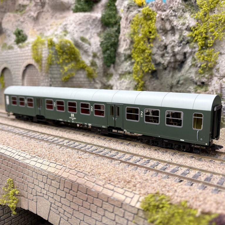 Voiture voyageurs type Bmh, 2CL, DR, Ep. IV, éclairage - TRIX 23181 - HO 1/87