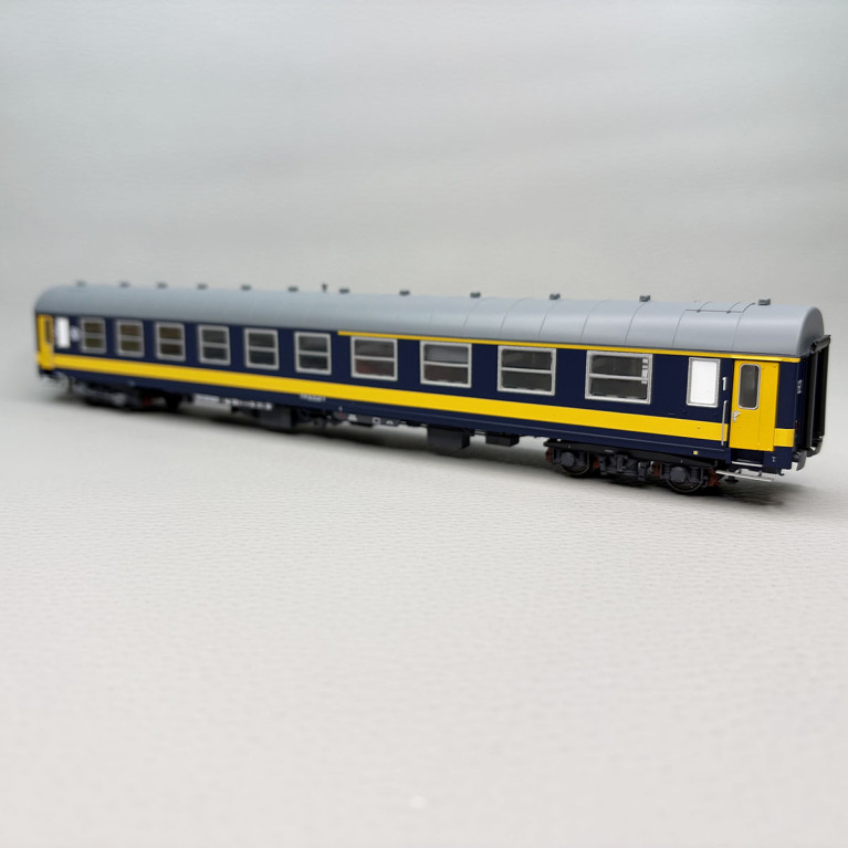 Lsmodels 42185- Voiture voyageurs type I4 AB, Benelux, SNCB