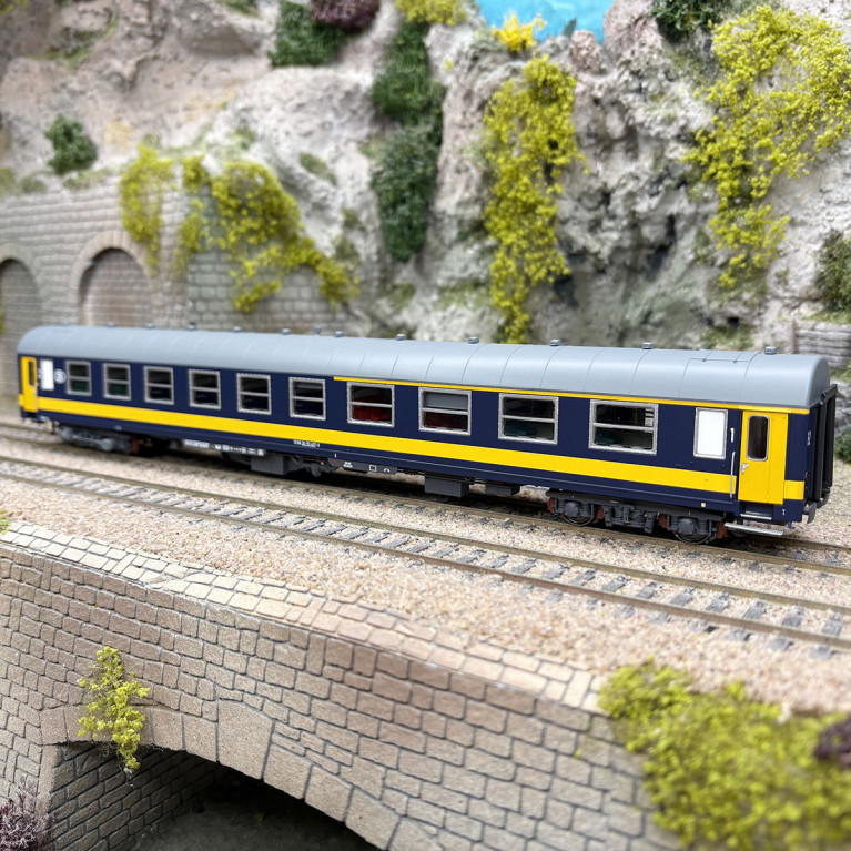 Voiture voyageurs type I4 AB, Benelux, SNCB, Ep. IV - LSMODELS 42185 - HO 1/87
