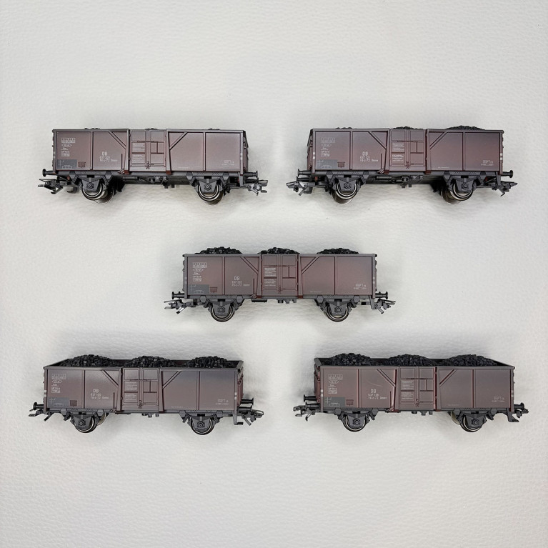 5 wagons tombereaux à déchargement centrale type Fd-z-72 Ommv, DB - MARKLIN 44311