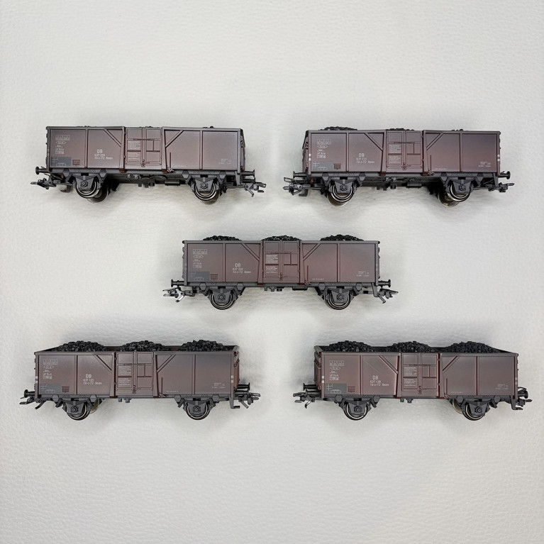 5 wagons tombereaux à déchargement centrale type Fd-z-72 Ommv, DB - MARKLIN 44311
