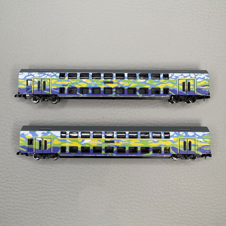 2 voitures voyageurs 2 niveaux type DBpza 753.5 et DABpza 758.5, livrée "touristique", DB - MARKLIN 87306