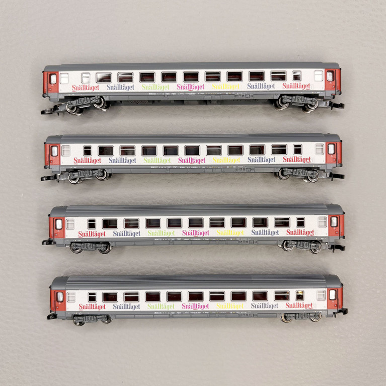 4 voitures voyageurs type Bmpz, 2CL, "Berlin-Malmö-Express", ELL/LTE - MARKLIN 87283