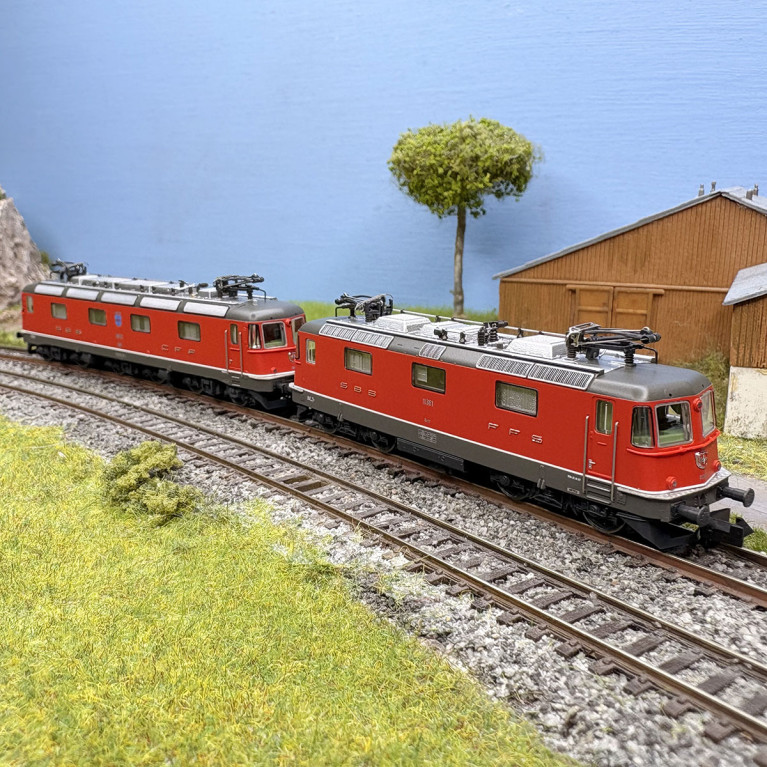 Locomotives double traction Re 10/10, Re 6/6 11672 + Re 4/4 III 11361, SBB, Ep. IV, digital son - FLEISCHMANN 7570049 - N 1/160