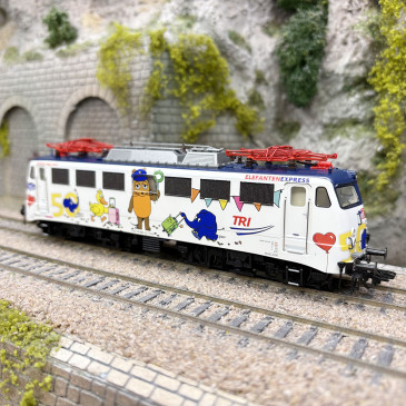 Locomotive électrique 110 469-4, "Elephant Express", TRI, Ep. VI, digital son - MARKLIN 39111 - HO 1/87