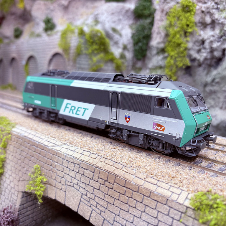 Locomotive électrique BB 426086, FRET, logo Carmillon, SNCF, Ep. VI - JOUEF HJ2469 - HO 1/87