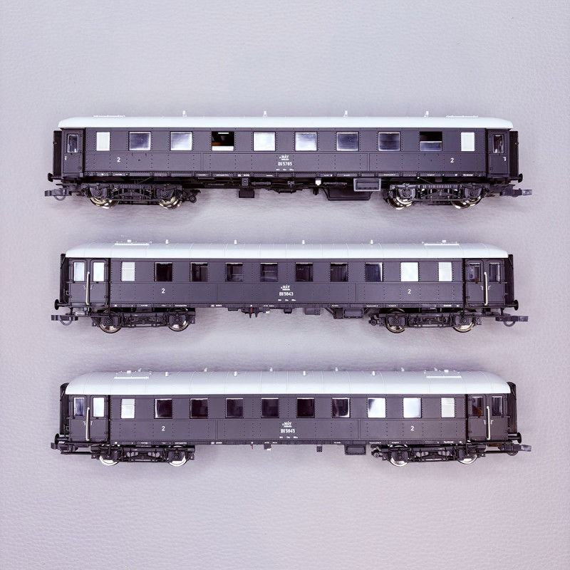 3 voitures voyageurs de type Bau, "ex-DRG", MAV - ROCO 6200132