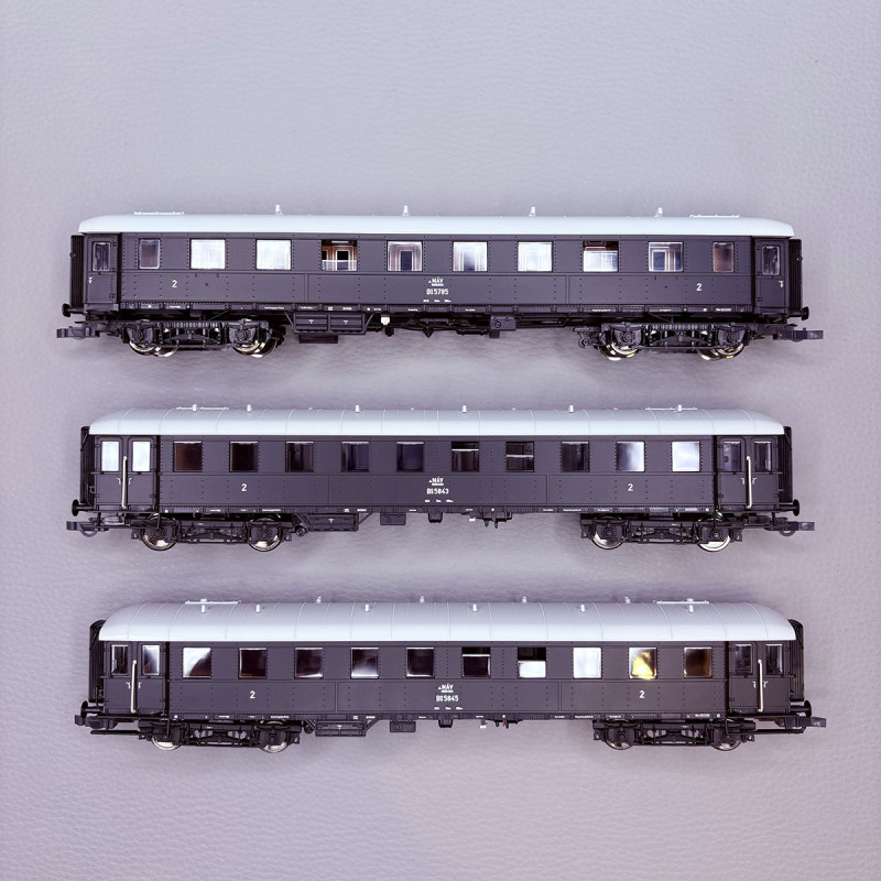 3 voitures voyageurs de type Bau, "ex-DRG", MAV - ROCO 6200132