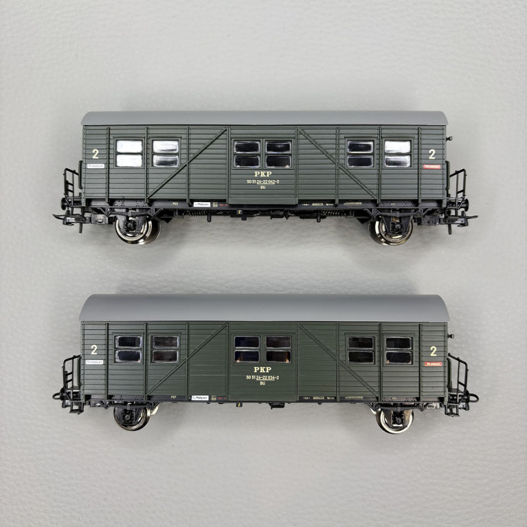 2 voitures voyageurs auxiliaires de type Bti, 2CL, PKP - ROCO 6200195