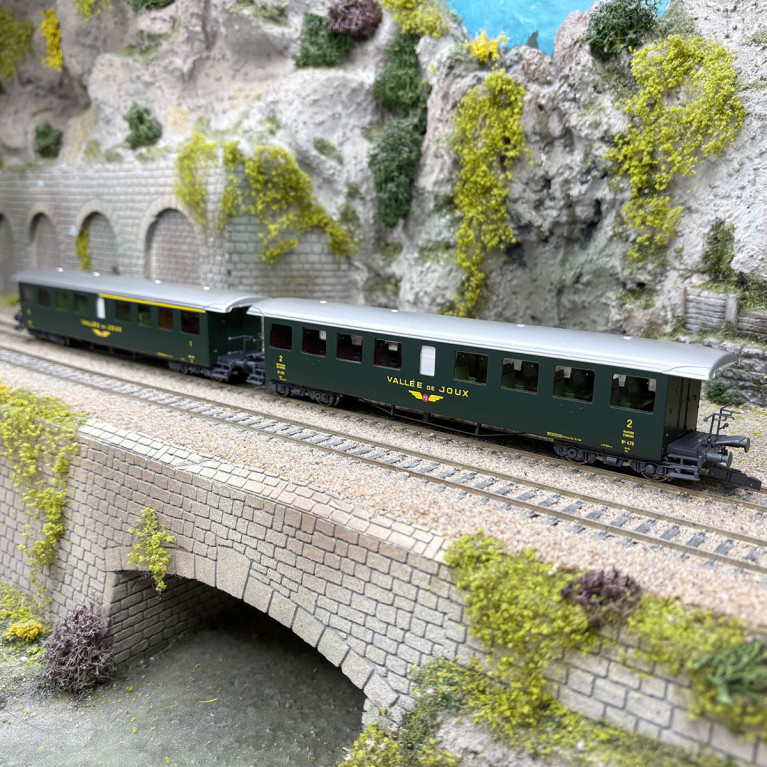 2 voitures voyageurs Seetalbahn, type AB et B, "Vallée de Joux", BPr, Ep. IV - ROCO 6200198 - HO 1/87