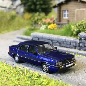 Audi 90 B2, bleu foncé, 1984 - PCX 870715 - HO 1/87