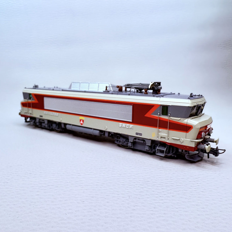 Locomotive électrique BB 15056,  "Grand confort", Armoiries de Vannes, SNCF - Roco 7520136