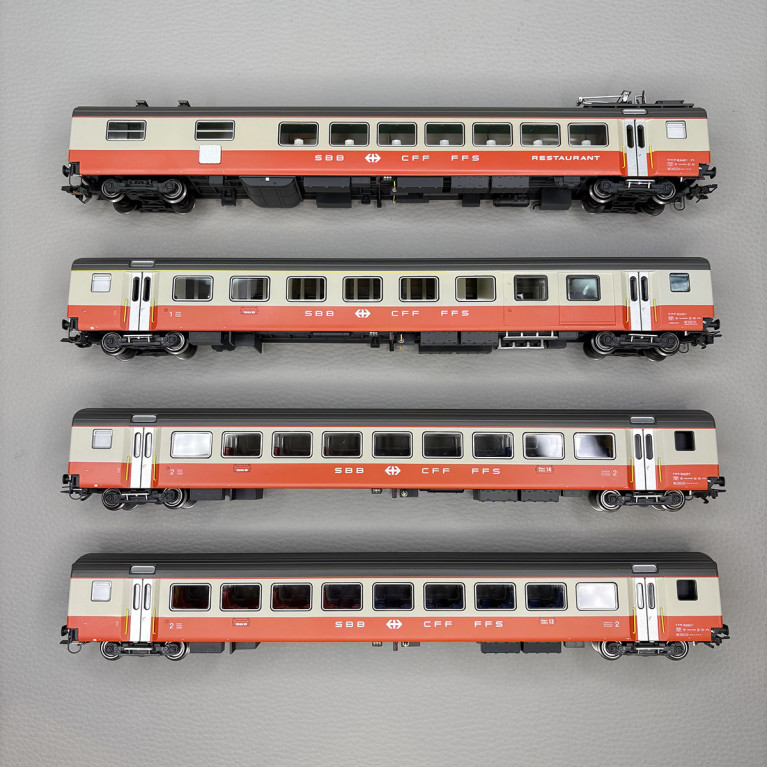 4 voitures voyageurs type EWIII, "Swiss Express", SBB CFF FFS - TRIX 23690