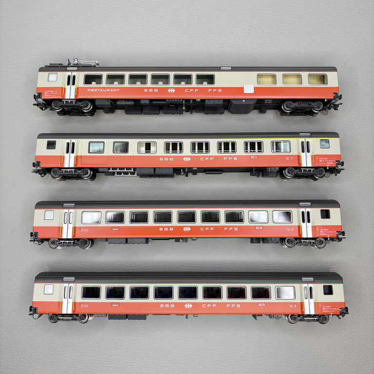 4 voitures voyageurs type EWIII, "Swiss Express", SBB CFF FFS - TRIX 23690