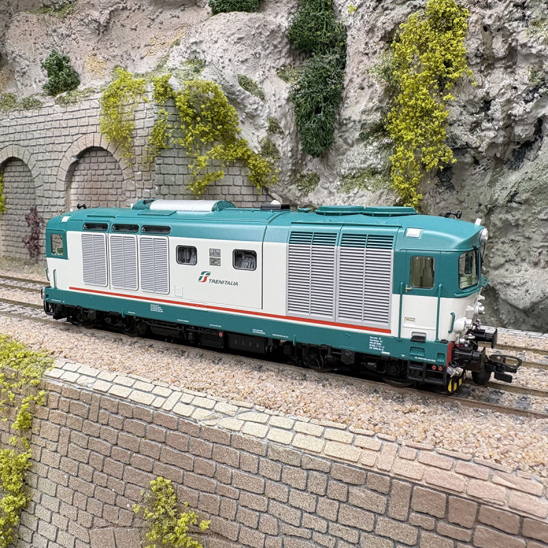 Locomotive diesel D.445 1106, XMPR "Trenitalia", FS, Ep. VI, digital son + fumée - PIKO 55932 - HO 1/87