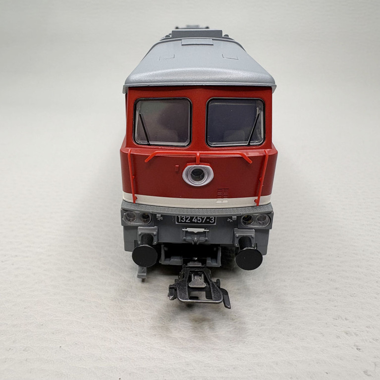 Locomotive diesel lourde BR 132 457-3, DR - TRIX 22407