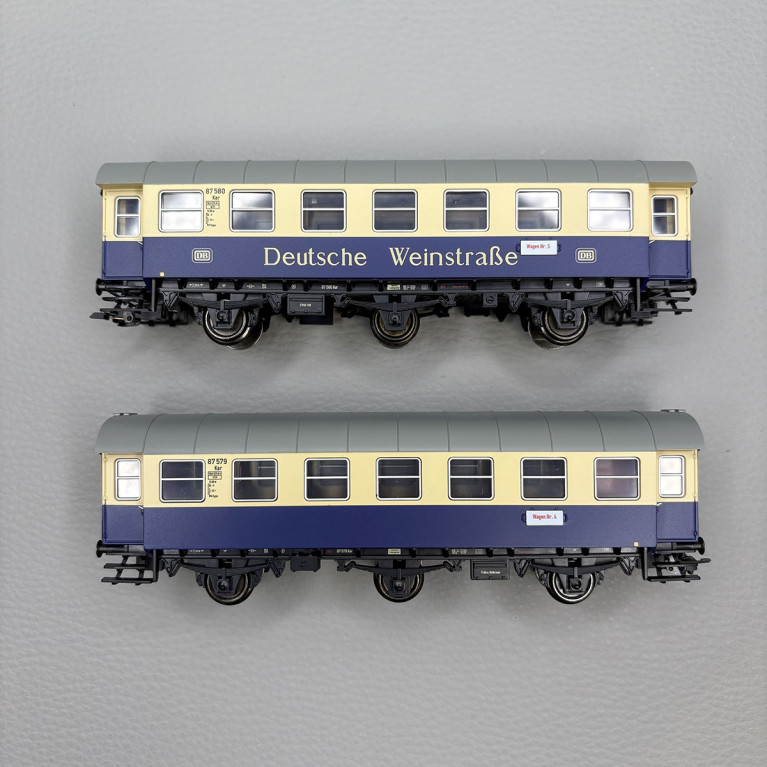 2 voitures voyageurs de type WG3yge 835, route des vins allemande "Deutsche Weinstrabe", DB - MARKLIN 43188