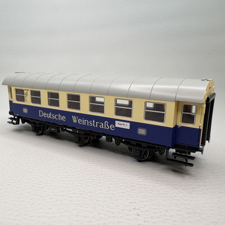2 voitures voyageurs de type WG3yge 835, route des vins allemande "Deutsche Weinstrabe", DB - MARKLIN 43188