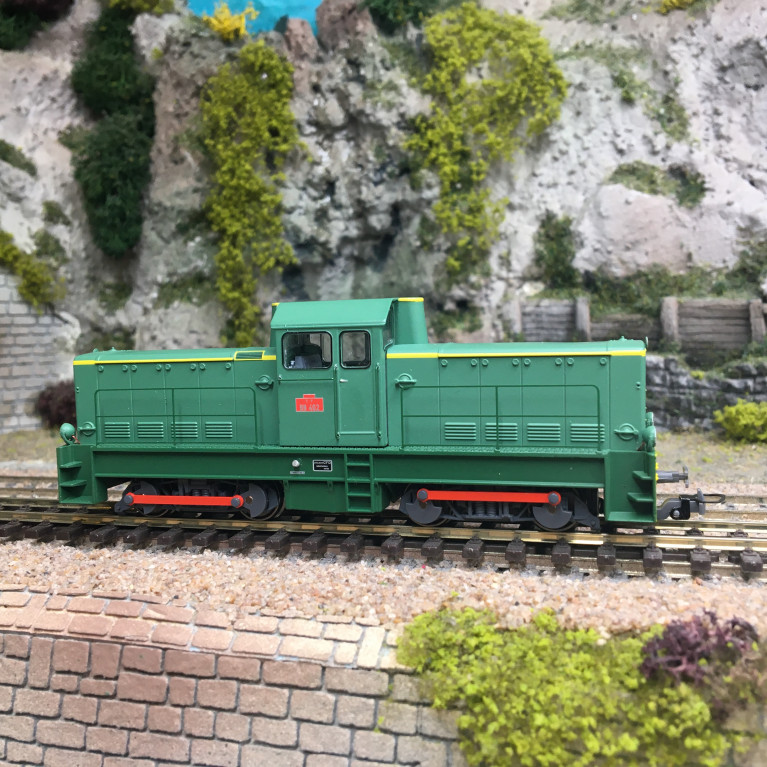 Locomotive diesel BB 400 chemin de fer de Provence, CFD, n°402, Ep. IV - REE MODELES VM-024 - H0m/H0e - 1/87