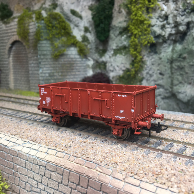 Wagon tombereau Ludwigshafen caisse métallique marron, 21 88 520 7 632-0, SNCB, Ep. IV - REE MODELES WB925 - HO 1/87