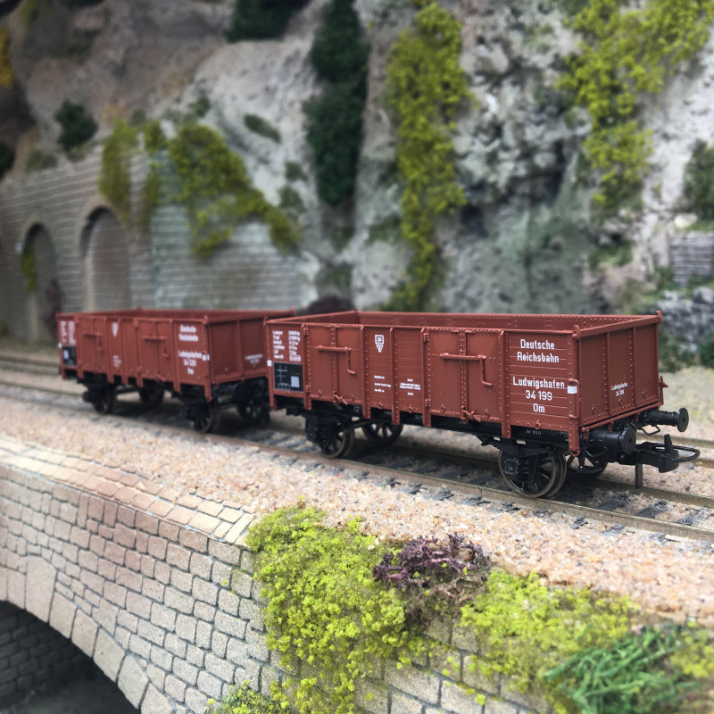 Coffret de 2 Wagons tombereaux Ludwigshafen caisse métallique, 34120 Om, 34199 Om, DR, Ep. III - REE MODELES WB928 - HO 1/87